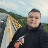 Alguien para ligar rico. Apuesto alto