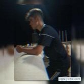 Busco ligar. A una mujer. Amable. El