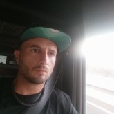 Busco pareja. Conocer buena gente.