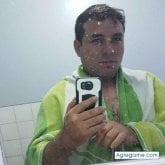 Encuentra Hombres solteros en Cayma