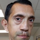 Ninguna. Busco ligar. Busco mujeres.