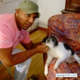 hug chico soltero en Tamboril
