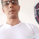 Empleado. Busco pareja.