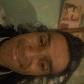 Mujer de 45. Soltero con hijos.