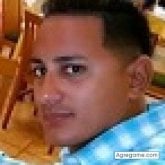 Ingeniero. Busco ligar. I am looking to