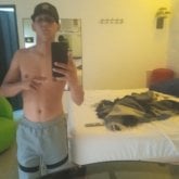 Salir compartir lo que se de con chicas.