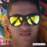 Chatear con Ayyoub de Rumania