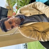 Empleado. Chica amable restuosa amiga