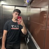 Estudiante. Busco ligar. Lo que surja,si