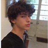 Trabajo. Busco pareja. Mujeres. Una