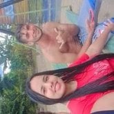 Alegre chistoso amigable feo i pasear