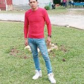 Una chica. Sencillo. Jugar al fútbol.