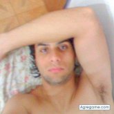 MAXIMORON chico soltero en Morón