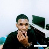 Busco pareja. Amistades. Me considero