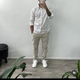 Mujer soltera sin hijos. Futbolista,