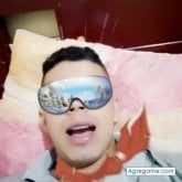 Trabajo. Busco pareja. Mujeres  solteras