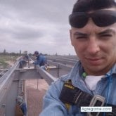 Busco conocer gente. Escuchar música