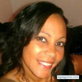 MiaLV chica soltera en New London