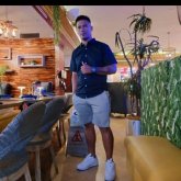 Algo divertido casual. Divertido alegre