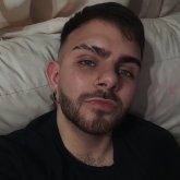 Trabajo. Busco conocer gente.