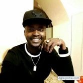 Busco hacer amistades. Une fille de. Je