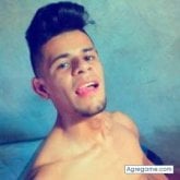 Busco ligar. A alguien. Cariñoso. Todo.