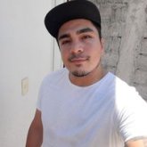 Abogado. Busco conocer gente. Amigos.