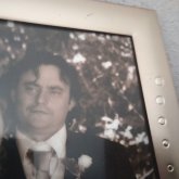 Una chica que sepa escuchar. Soy amigo