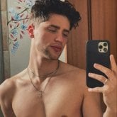 Jovenes mayores de edad. Soy una persona