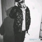 Estudios. Busco ligar. Gente. Para.