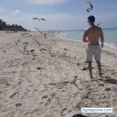 Soltero. Busco pareja. Mujeres. Simple.