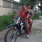 Mujeres lindas no tengo preferencias.