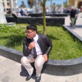 Trabajador. Busco pareja. Ando en busca