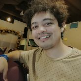 Empleado. Busco pareja. Una chica. Un