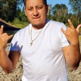 Busco ligar. Aventura. Carismático.