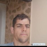 Encuentra Hombres solteros en Arta