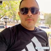 Busco pareja. Mujeres. Alegre. Nadar.