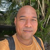 Self employed. Busco matrimonio. Una