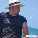 Busco pareja. Mujer. Mujer.