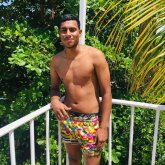 Busco hacer amistades. Lo que saga. Una