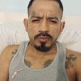 Busco ligar. Reservado. La musica.