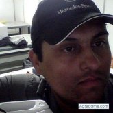Encuentra Hombres solteros en Dolavón