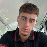 Estudio. Busco mujeres guapas. Alto