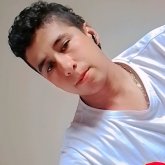 Operario de producción. Busco pareja.