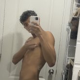 Estudiante. Busco ligar. Lo que llegue.