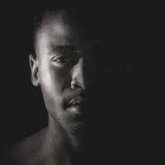 Empleado. En busca de una mujer.