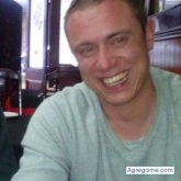 Busco pareja. Mujeres alegres y legales.