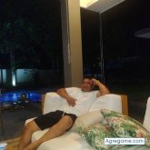 Busco pareja. Mujer soltera atlética y