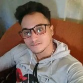 26 o ,30 años pero que guste todo. Una