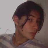 Estudiante y empleado. Algo casual, sin